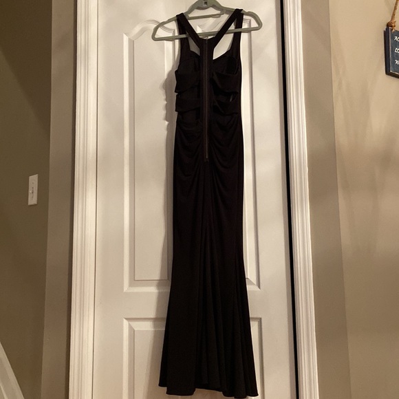 Black Gown / Size 2 - Picture 2 of 4